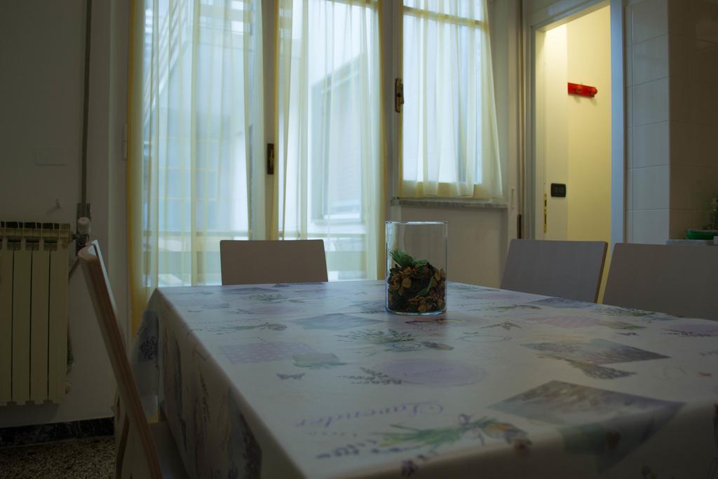 Casa Al Mare Lägenhet Albisola Superiore Exteriör bild